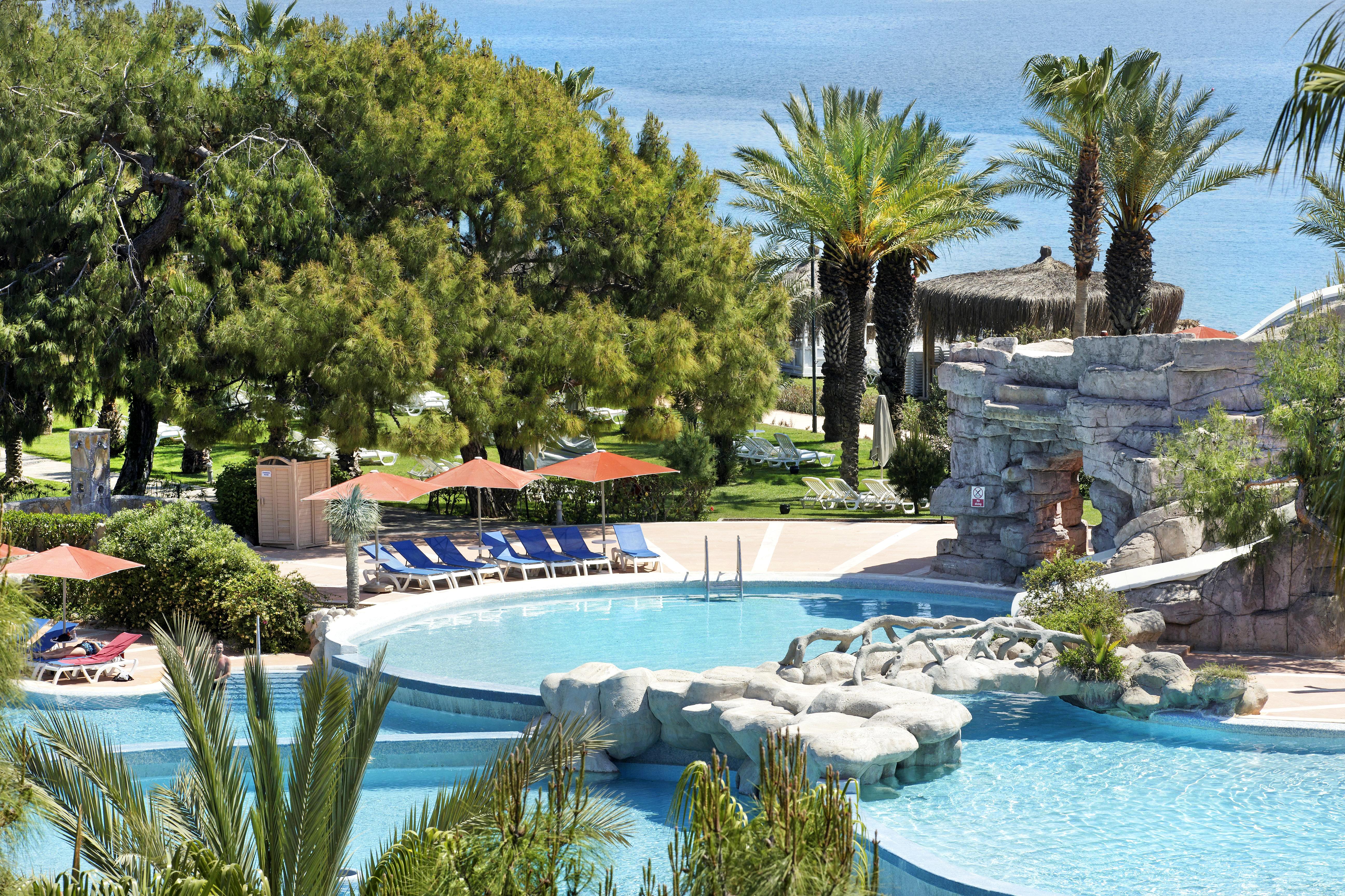 马蒂美亚酒店 特基罗瓦 外观 照片 The swimming pool at the Mirage