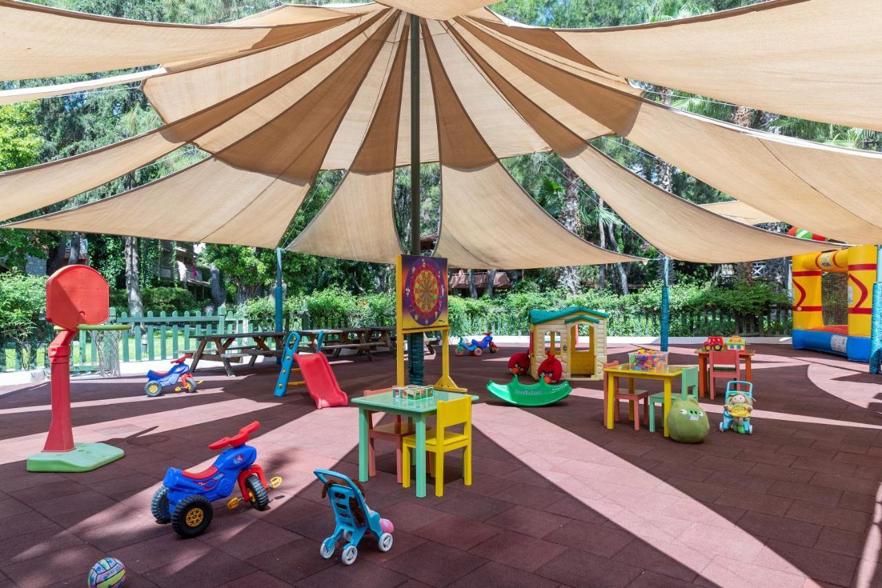 马蒂美亚酒店 特基罗瓦 外观 照片 Playground at the zoo