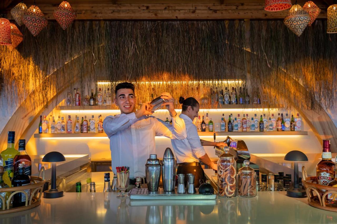 马蒂美亚酒店 特基罗瓦 外观 照片 The bar at the restaurant