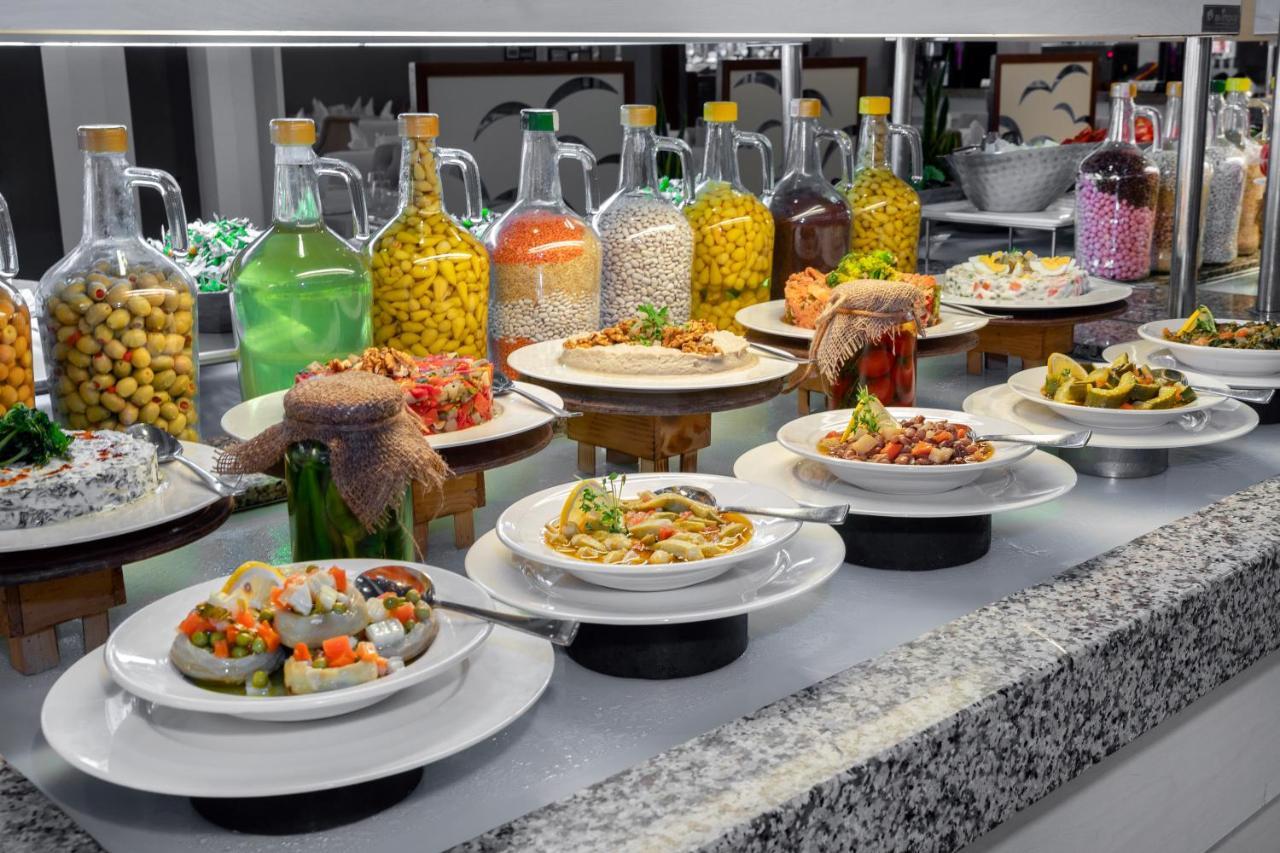 马蒂美亚酒店 特基罗瓦 外观 照片 A selection of meze