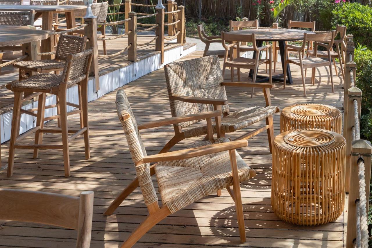 马蒂美亚酒店 特基罗瓦 外观 照片 Outdoor furniture